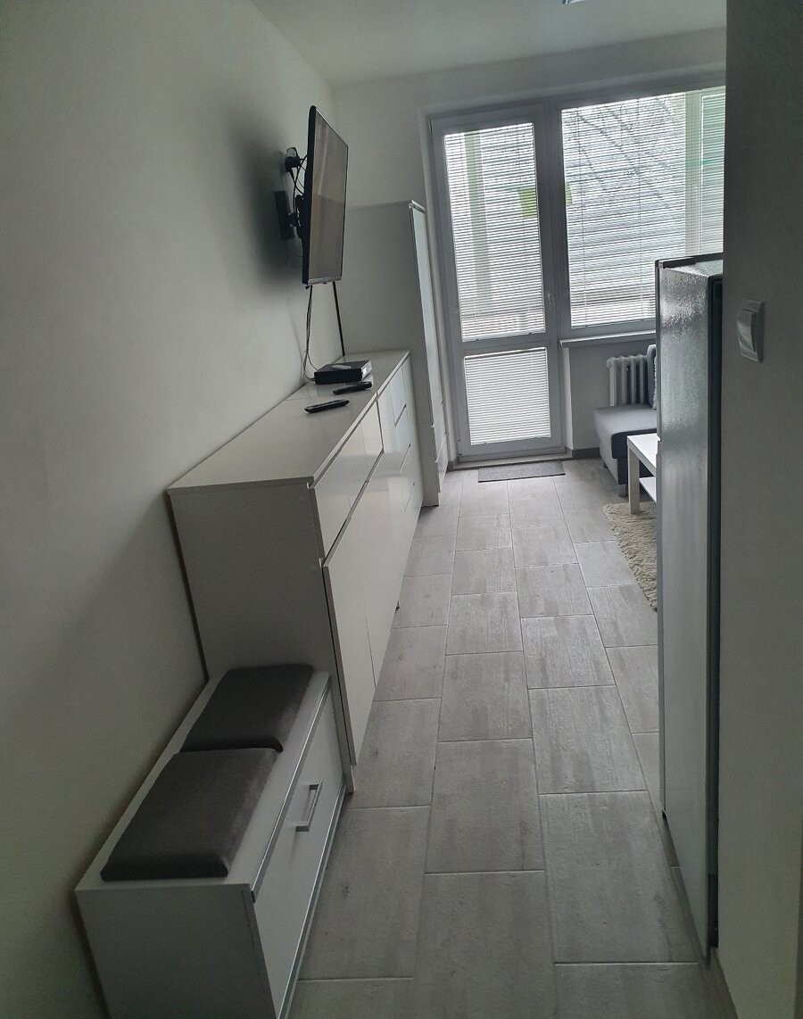 194006163 (1)