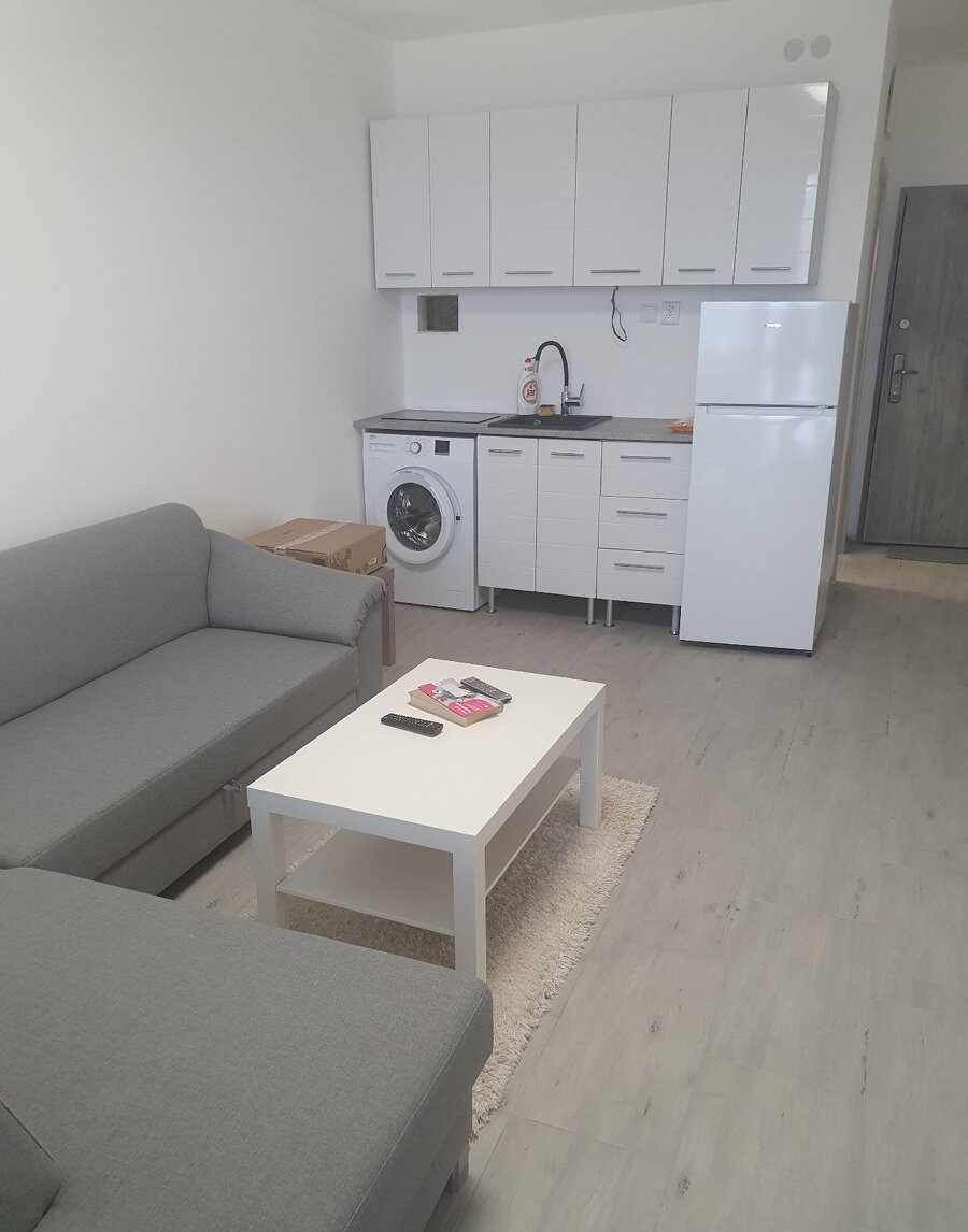 194006163 (3)